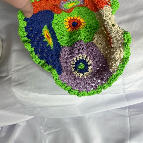 Simple Crochet Hat Multi color flower one size - Picture 7 of 8